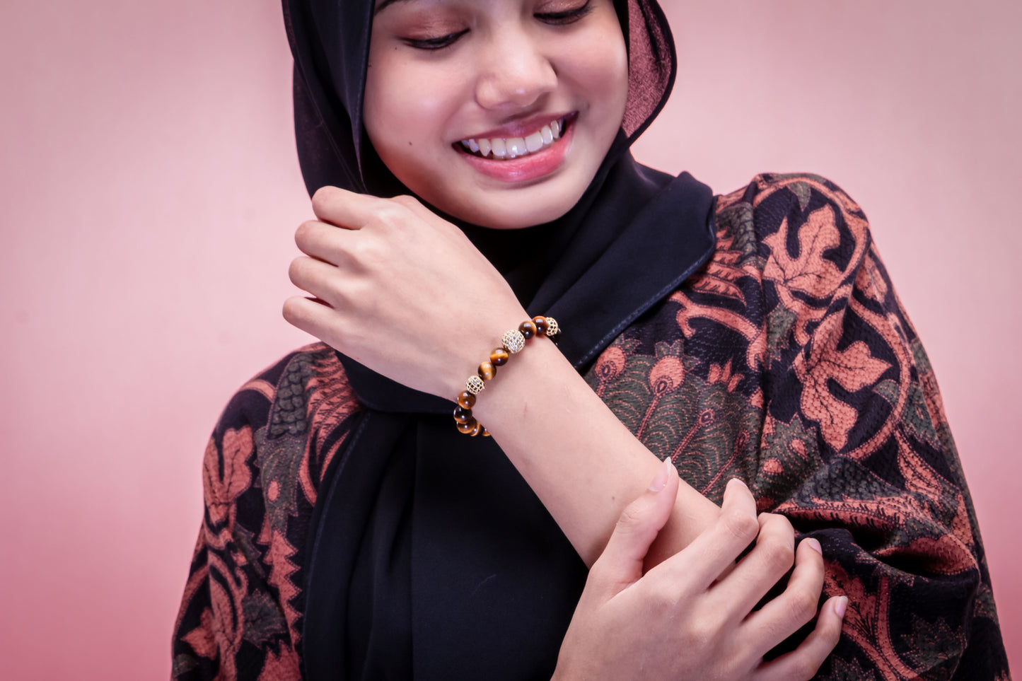 THE VERDIC IV | NATURAL TIGER EYE WITH CHARMS